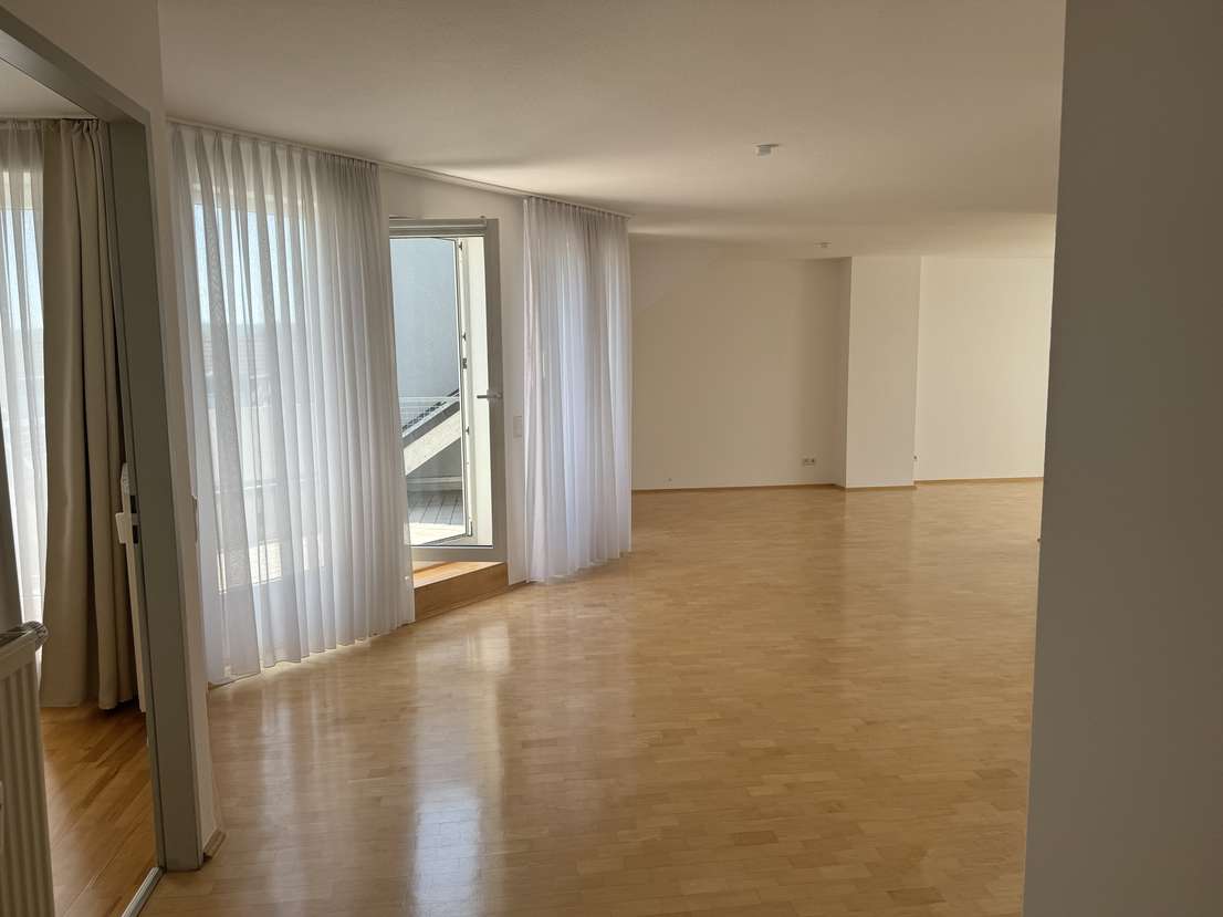 Renovierte 3 Zimmer Dachgeschosswohnung im Herzen von Rheinbach! popular